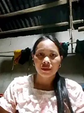 Snapshot of Ana_hoa chatting on May 6, 3:28 pm Ana hoa online show from May 6, 3:28 pm