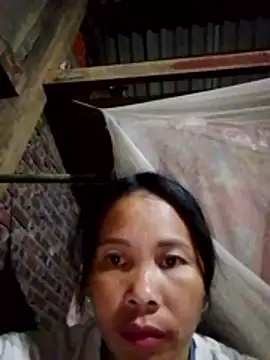 Snapshot of Ana_hoa chatting on May 18, 7:20 pm Ana hoa online show from May 18, 7:20 pm