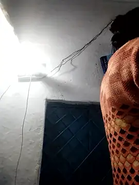 Snapshot of Hami705 chatting on December 16, 5:34 am Hami705 online show from December 16, 5:34 am