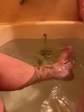 Snapshot of houkeiboy78 chatting on November 17, 9:59 am houkeiboy78 online show from November 17, 9:59 am