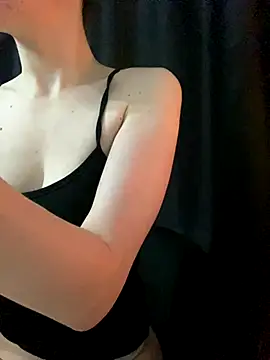 shrie beverly00 online show from November 28, 2:14 am