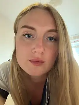 Snapshot of olliebells chatting on May 30, 1:30 pm olliebells online show from May 30, 1:30 pm
