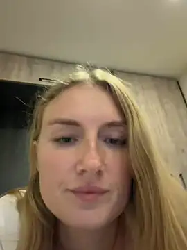 Snapshot of olliebells chatting on June 30, 5:14 pm olliebells online show from June 30, 5:14 pm