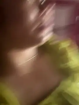 Snapshot of Dilen_7533 chatting on December 14, 3:34 am Dilen 7533 online show from December 14, 3:34 am