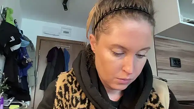 Ameli8 online show from February 8, 12:52 pm