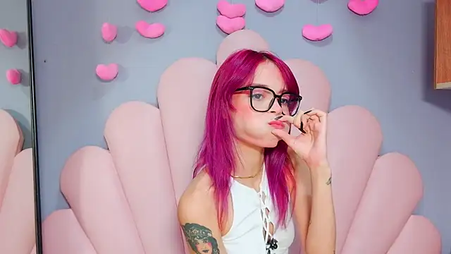 luci miller online show from July 3, 12:33 pm