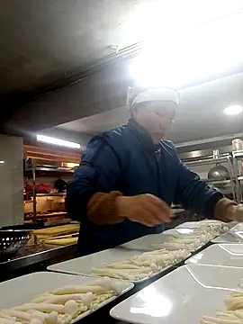 Snapshot of Helen_kelly chatting on December 14, 7:25 am Helen kelly online show from December 14, 7:25 am