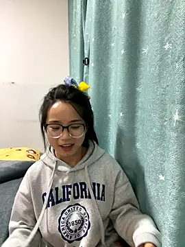 Hmm 0303 online show from November 12, 2:28 pm