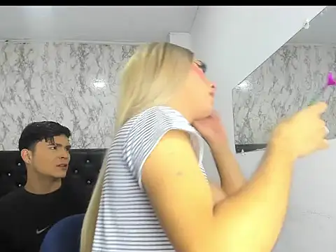 Snapshot of Lovers_Spicy chatting on November 11, 1:11 pm Lovers Spicy online show from November 11, 1:11 pm