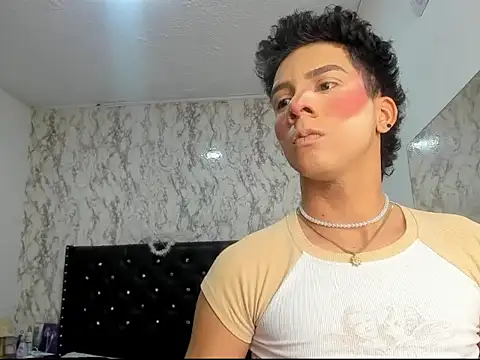 Snapshot of Lovers_Spicy chatting on November 22, 7:02 pm Lovers Spicy online show from November 22, 7:02 pm