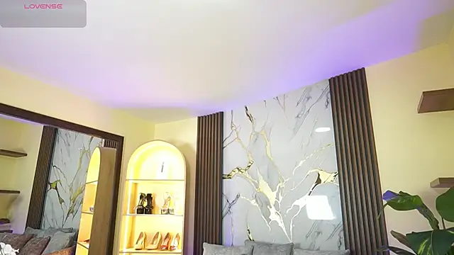 TessaaFox online show from February 23, 11:40 am