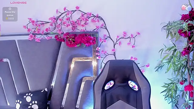 DanfneTorres online show from November 12, 7:35 pm