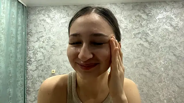 SofiYong online show from November 16, 5:57 am