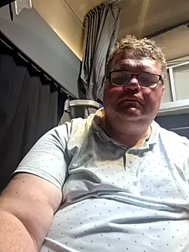 Snapshot of Grase44 chatting on December 4, 12:25 pm Grase44 online show from December 4, 12:25 pm