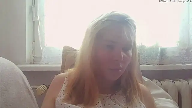 Snapshot of HornyElena chatting on May 31, 3:08 pm HornyElena online show from May 31, 3:08 pm