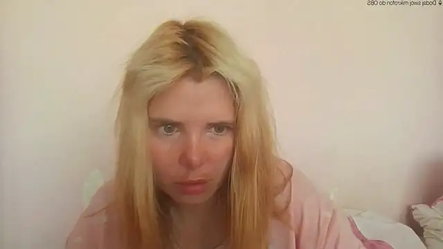 Snapshot of HornyElena chatting on June 1, 2:52 pm HornyElena online show from June 1, 2:52 pm