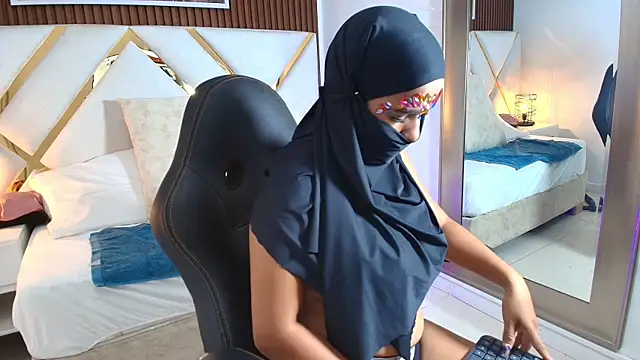  Aliya  online show from November 6, 10:05 am