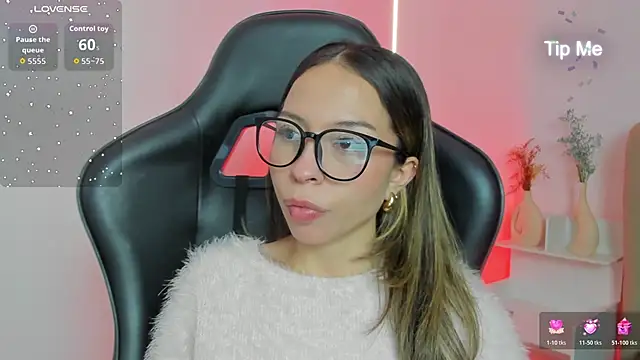 LuluuBerry online show from November 30, 2:10 pm