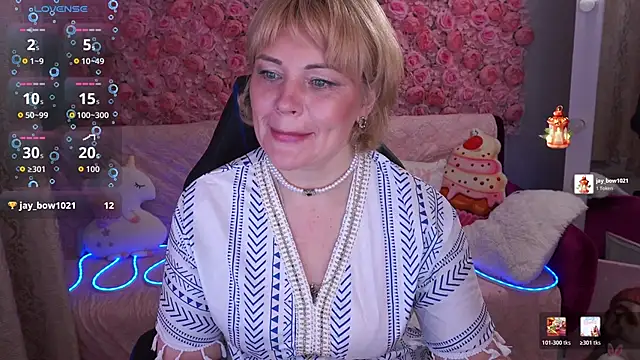 Snapshot of AmaraNights chatting on May 13, 7:00 pm AmaraNights online show from May 13, 7:00 pm