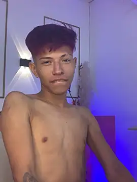 Snapshot of Tessachains_2_ chatting on November 12, 2:12 am Tessachains 2 online show from November 12, 2:12 am