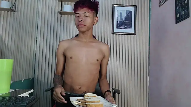 Snapshot of Tessachains_2_ chatting on November 14, 3:00 pm Tessachains 2 online show from November 14, 3:00 pm