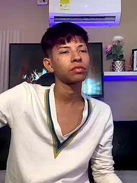 Snapshot of Tessachains_2_ chatting on November 15, 11:10 pm Tessachains 2 online show from November 15, 11:10 pm