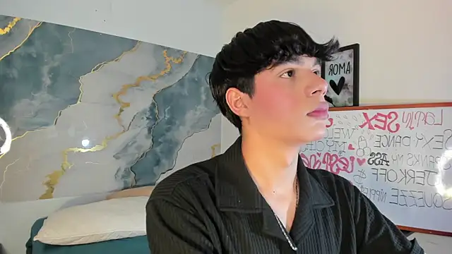 Snapshot of Isaac_Kurtt chatting on November 11, 7:36 pm Isaac Kurtt online show from November 11, 7:36 pm