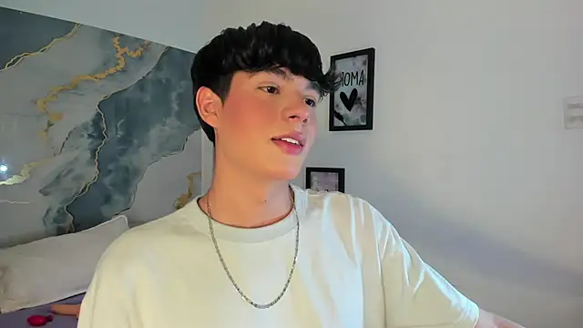 Snapshot of Isaac_Kurtt chatting on November 12, 8:19 pm Isaac Kurtt online show from November 12, 8:19 pm