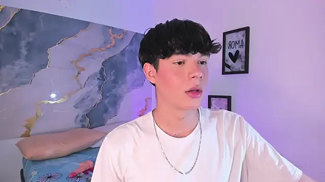 Snapshot of Isaac_Kurtt chatting on November 13, 7:57 pm Isaac Kurtt online show from November 13, 7:57 pm