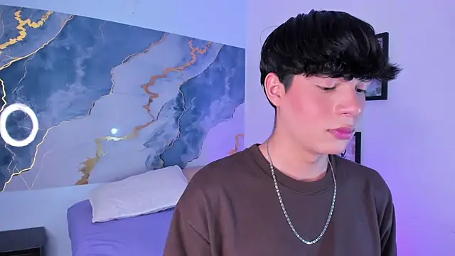 Snapshot of Isaac_Kurtt chatting on November 14, 7:56 pm Isaac Kurtt online show from November 14, 7:56 pm