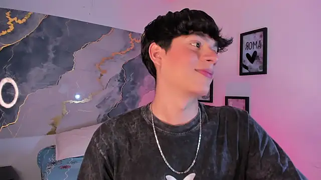 Snapshot of Isaac_Kurtt chatting on November 15, 7:32 pm Isaac Kurtt online show from November 15, 7:32 pm