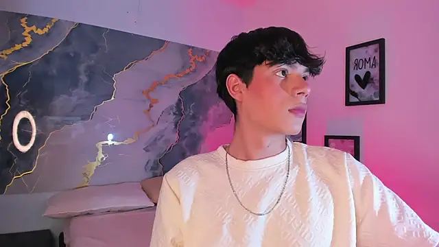 Snapshot of Isaac_Kurtt chatting on November 22, 8:19 pm Isaac Kurtt online show from November 22, 8:19 pm