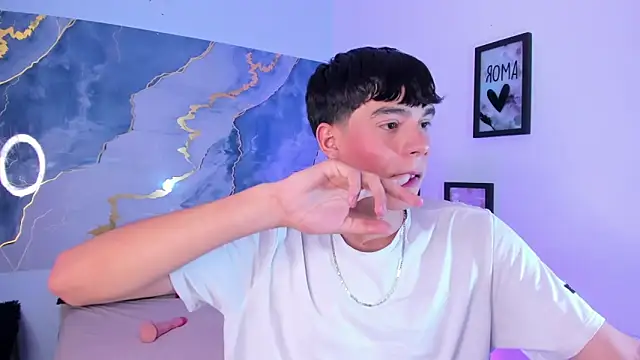 Snapshot of Isaac_Kurtt chatting on November 25, 7:14 pm Isaac Kurtt online show from November 25, 7:14 pm