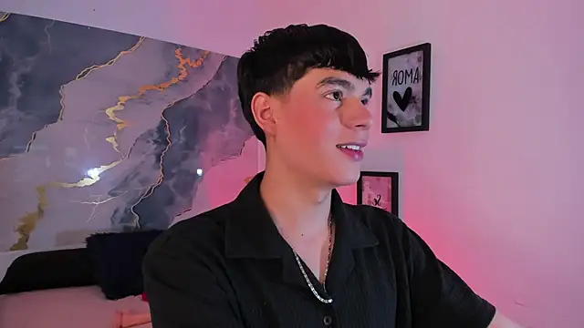 Snapshot of Isaac_Kurtt chatting on November 28, 7:38 pm Isaac Kurtt online show from November 28, 7:38 pm