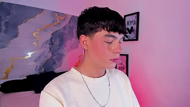 Snapshot of Isaac_Kurtt chatting on November 29, 8:12 pm Isaac Kurtt online show from November 29, 8:12 pm