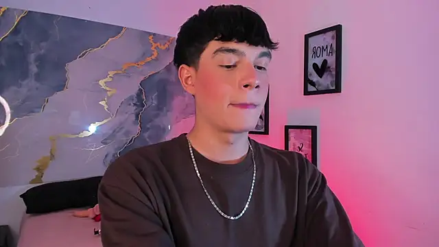 Snapshot of Isaac_Kurtt chatting on December 2, 7:31 pm Isaac Kurtt online show from December 2, 7:31 pm