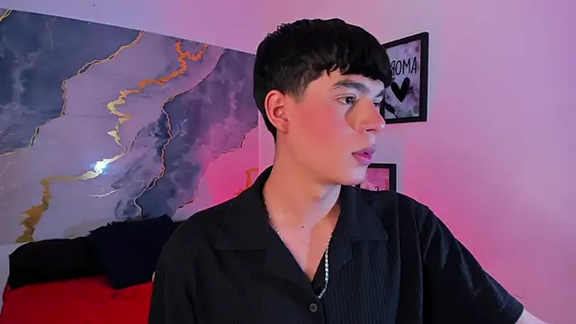 Snapshot of Isaac_Kurtt chatting on December 3, 7:56 pm Isaac Kurtt online show from December 3, 7:56 pm