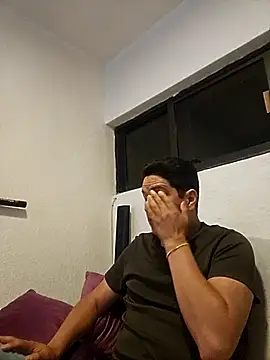 Snapshot of yayo_33 chatting on April 11, 3:00 am yayo 33 online show from April 11, 3:00 am