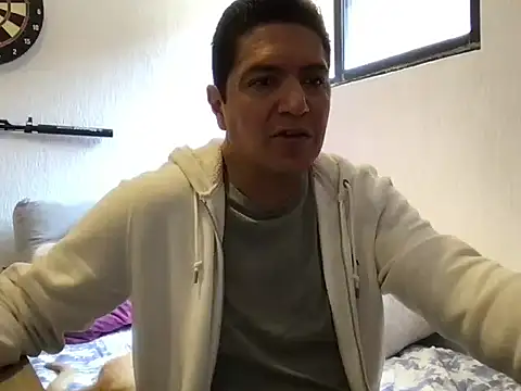 Snapshot of yayo_33 chatting on April 13, 8:58 pm yayo 33 online show from April 13, 8:58 pm