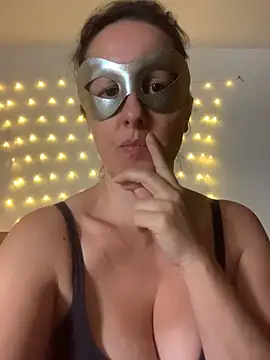 Snapshot of massagistahotbrunette chatting on June 5, 5:40 pm massagistahotbrunette online show from June 5, 5:40 pm