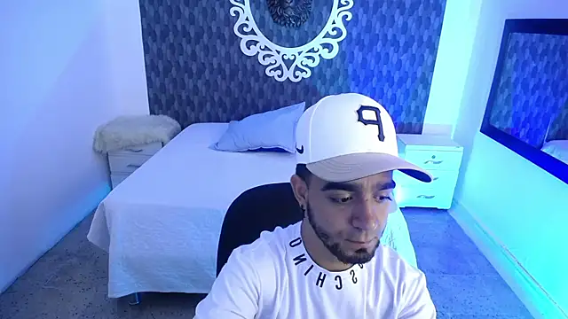 Dereck Jhonsonn online show from November 15, 6:04 pm