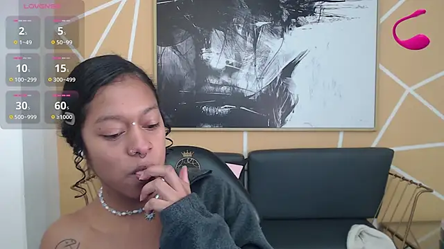 Agatha Amaya online show from December 2, 1:17 pm