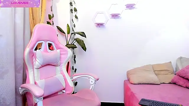 Isabella7   online show from November 10, 1:10 pm