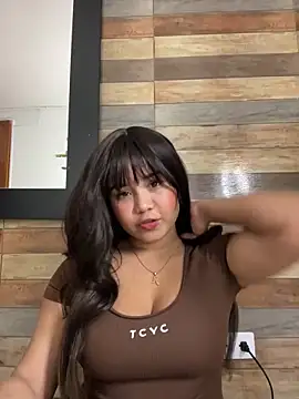 Snapshot of LoliitaBennett chatting on February 20, 3:03 am LoliitaBennett online show from February 20, 3:03 am