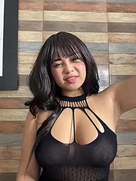 Snapshot of LoliitaBennett chatting on February 26, 2:43 am LoliitaBennett online show from February 26, 2:43 am