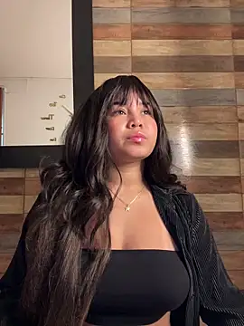 Snapshot of LoliitaBennett chatting on March 4, 2:17 am LoliitaBennett online show from March 4, 2:17 am