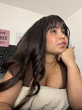 Snapshot of LoliitaBennett chatting on March 6, 2:30 am LoliitaBennett online show from March 6, 2:30 am