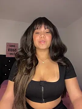 Snapshot of LoliitaBennett chatting on March 21, 1:54 am LoliitaBennett online show from March 21, 1:54 am