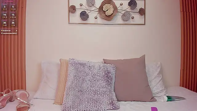 Snapshot of _hanna_sky chatting on July 25, 11:24 pm hanna sky online show from July 25, 11:24 pm