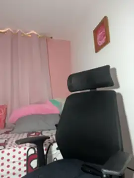 Snapshot of Melody_Spencer26 chatting on July 23, 6:06 pm Melody Spencer26 online show from July 23, 6:06 pm
